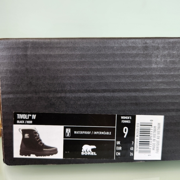 SOREL Tivoli IV Waterproof Boots Black with soft faux fur lining. - Picture 15 of 16